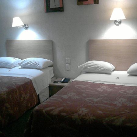 Hotel Castilla Y Leon غوادالاجارا المظهر الخارجي الصورة