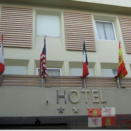 Hotel Castilla Y Leon غوادالاجارا المظهر الخارجي الصورة