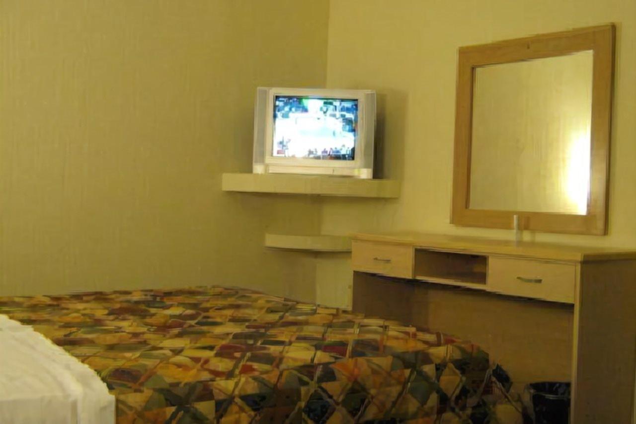 Hotel Castilla Y Leon غوادالاجارا المظهر الخارجي الصورة