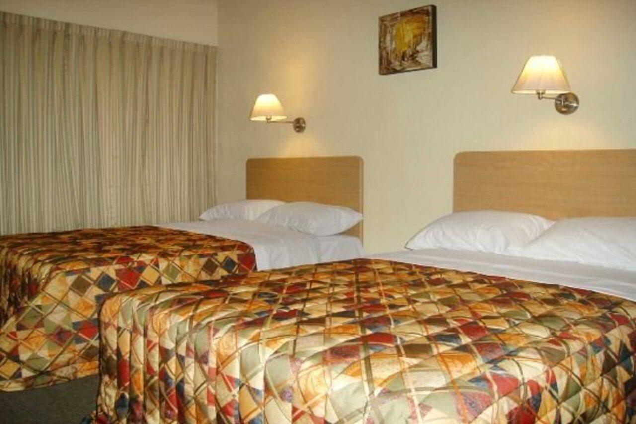 Hotel Castilla Y Leon غوادالاجارا المظهر الخارجي الصورة