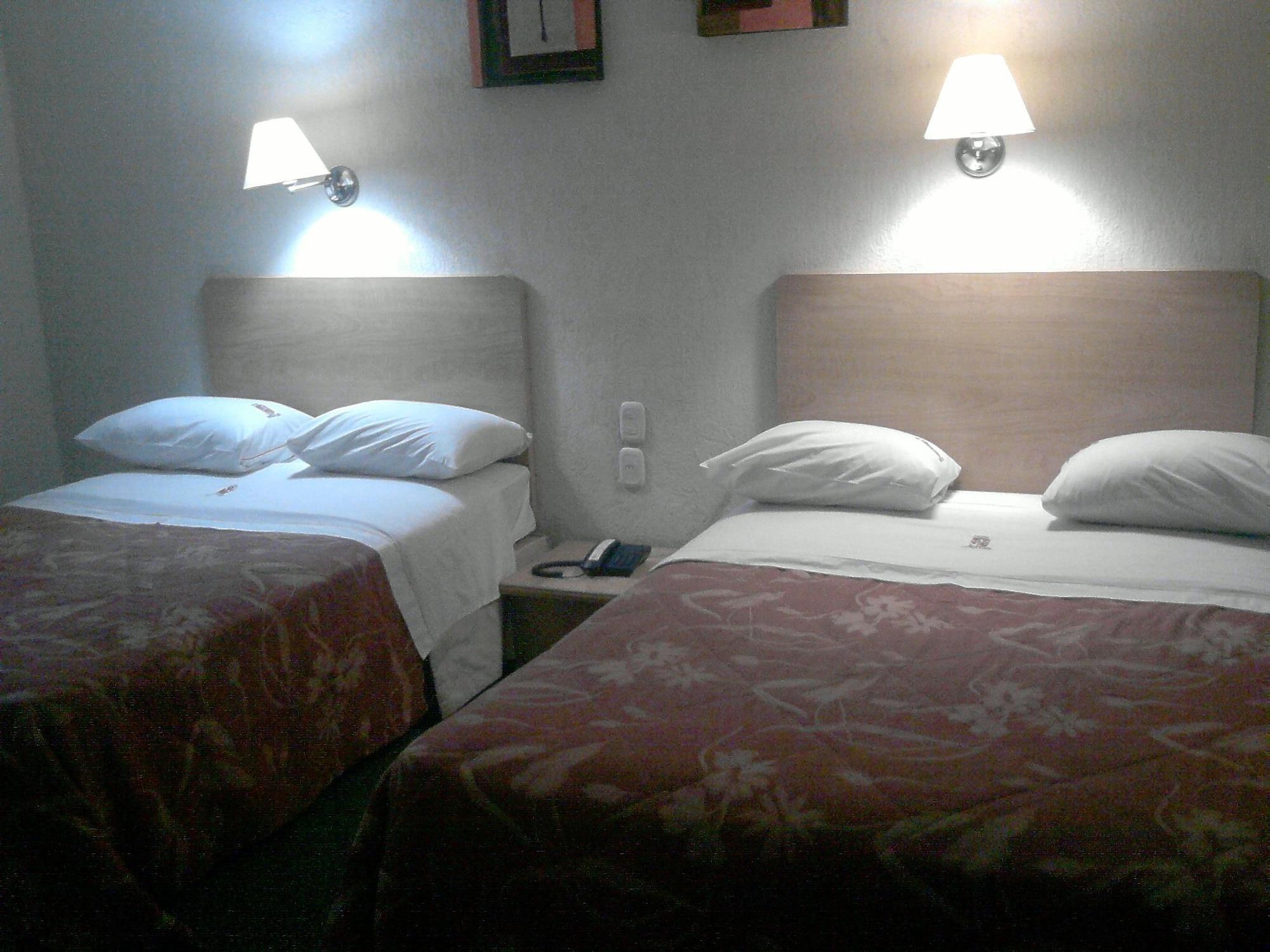 Hotel Castilla Y Leon غوادالاجارا المظهر الخارجي الصورة