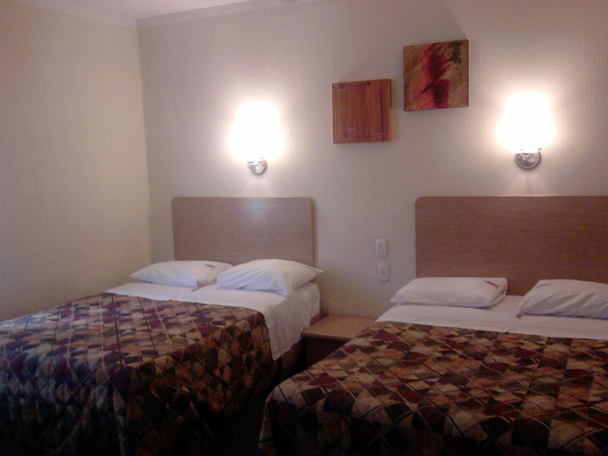 Hotel Castilla Y Leon غوادالاجارا المظهر الخارجي الصورة