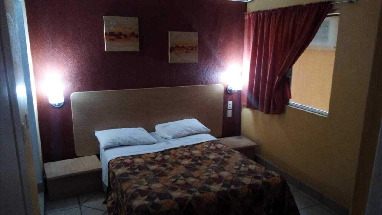 Hotel Castilla Y Leon غوادالاجارا المظهر الخارجي الصورة