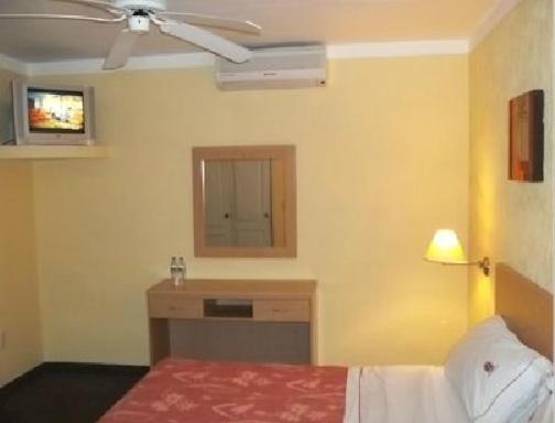 Hotel Castilla Y Leon غوادالاجارا المظهر الخارجي الصورة