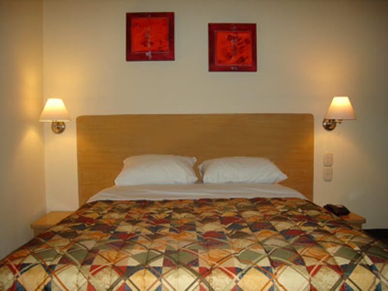 Hotel Castilla Y Leon غوادالاجارا المظهر الخارجي الصورة